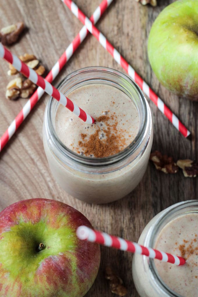 Overhead shot of an Apple Pie Smoothie sprinkled with cinnamon.
