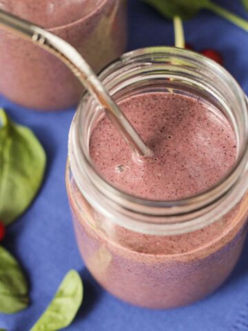 Coconut Water Smoothie w: Berries & Spinach