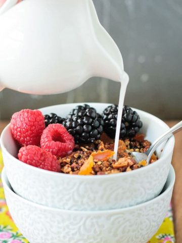 Crunchy Quinoa Breakfast Cereal