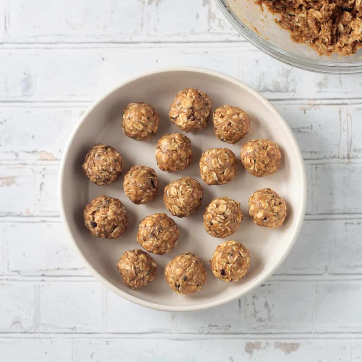 Oatmeal Peanut Butter Balls (No Bake!) Veggie Inspired